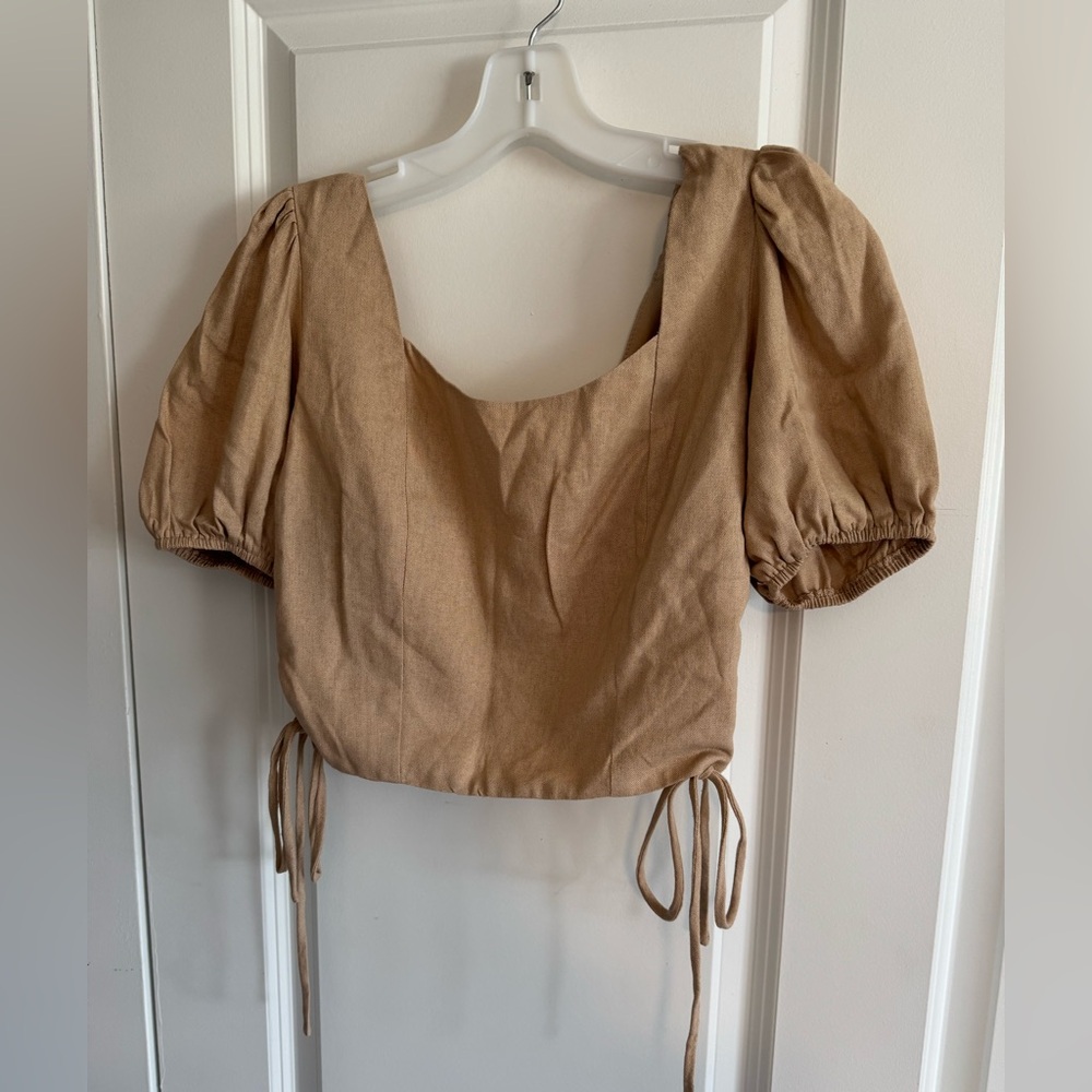 Gianni Bini Tan Puff Sleeve Crop Blouse